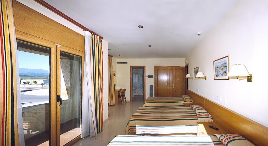 Hostal Mallorquines Riudarenes Екстериор снимка